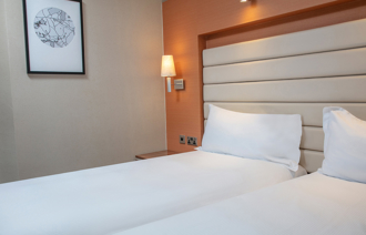 Carousel Desktop Classic Twin 1