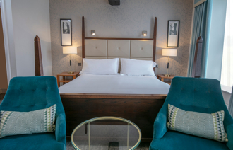 Carousel Desktop Feature King 2