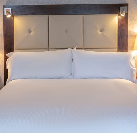 FEATURE DOUBLE ROOM