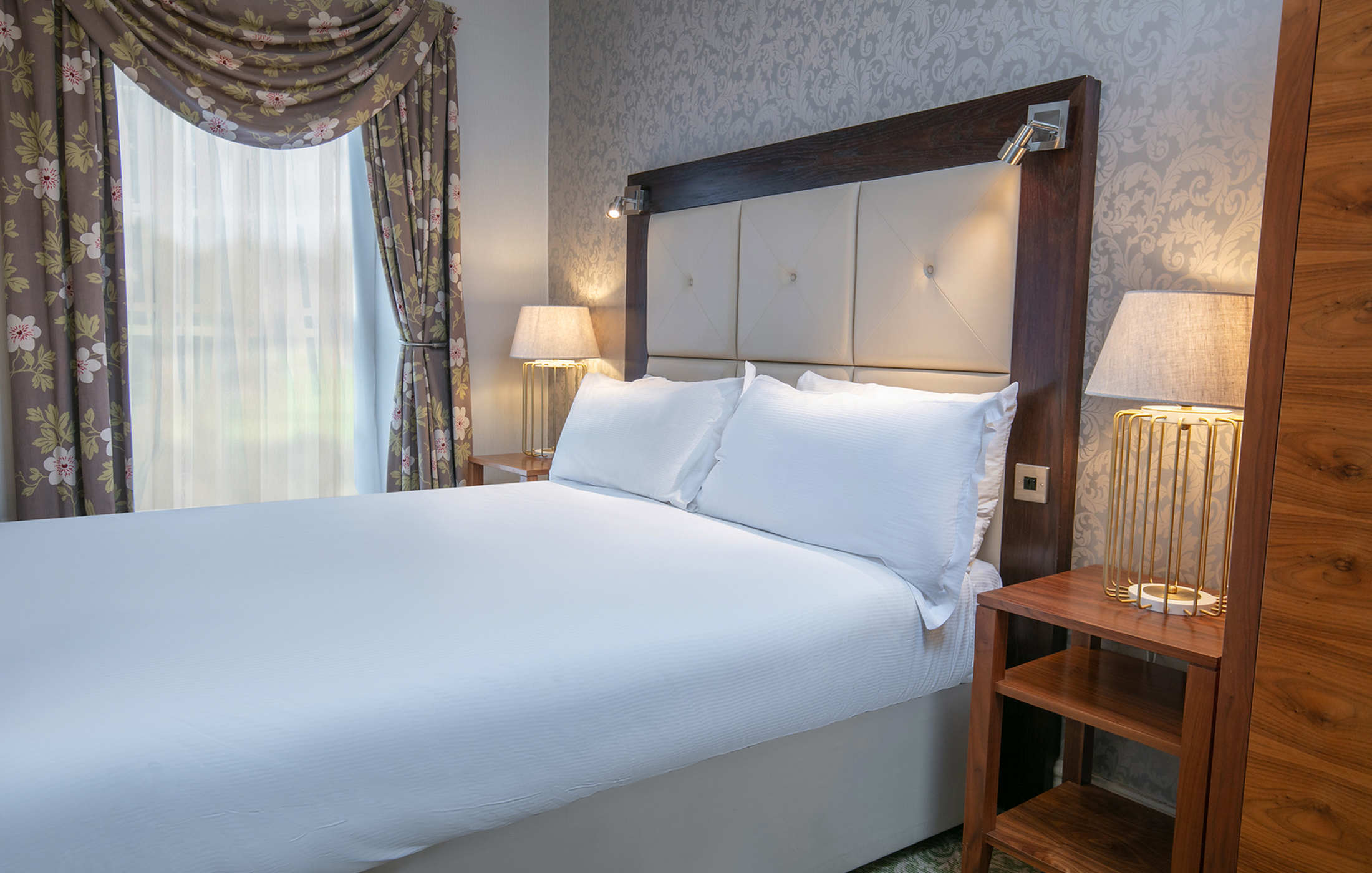 Gallery Feature Family 4