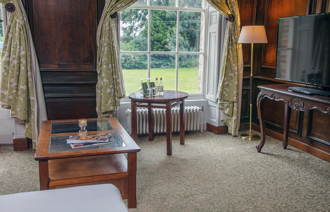 Carousel Desktop Feature Family 5